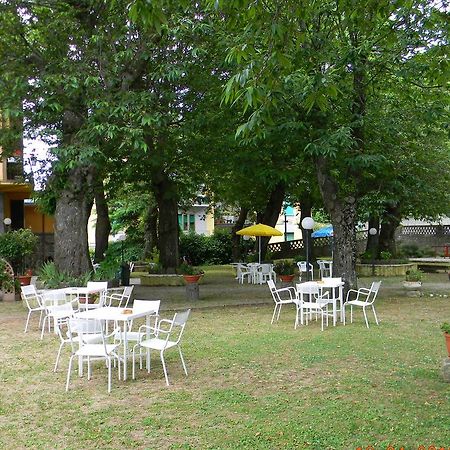 Albergo Ristorante Ragno D'Oro 皮亚恩卡斯塔尼亚伊奥 外观 照片