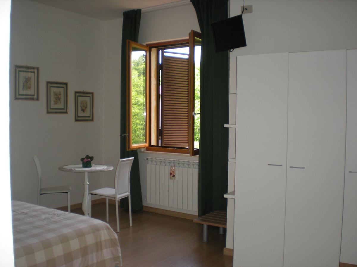 Albergo Ristorante Ragno D'Oro 皮亚恩卡斯塔尼亚伊奥 外观 照片