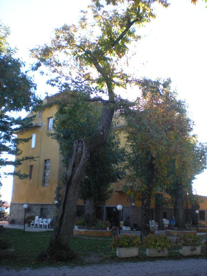 Albergo Ristorante Ragno D'Oro 皮亚恩卡斯塔尼亚伊奥 外观 照片